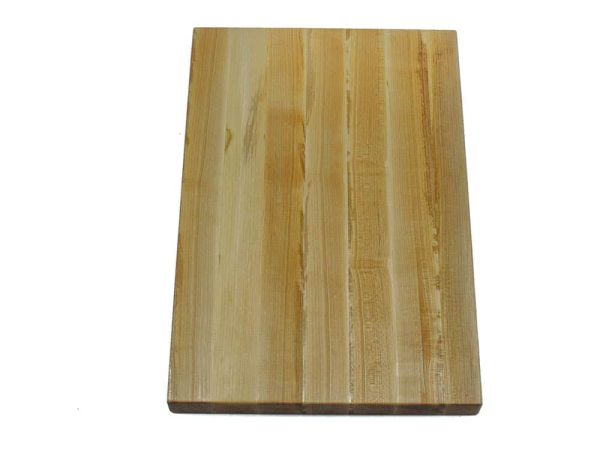 Maple edge grain cutting board. Made in Canada by Bergeron Woodgrains